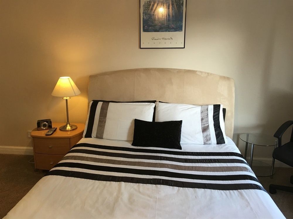 Bed and Breakfast Sleepneat Ascot  Exteriér fotografie